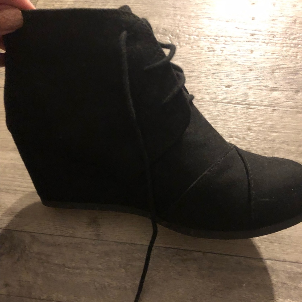 Black wedge bootie